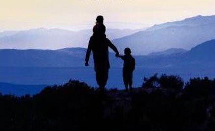 I góry odpowiedziały echem Khaleda Hosseiniego w księgarnaich