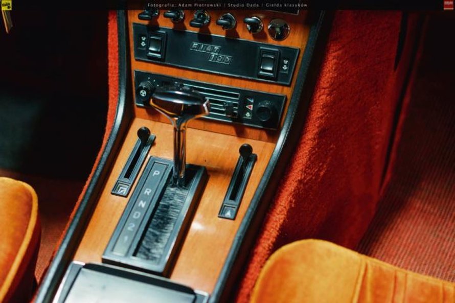 Pod maską pracuje najmocniejszy z dostępnych silników, 165-konny 3.2 V6, a napęd przenosi skrzynia a