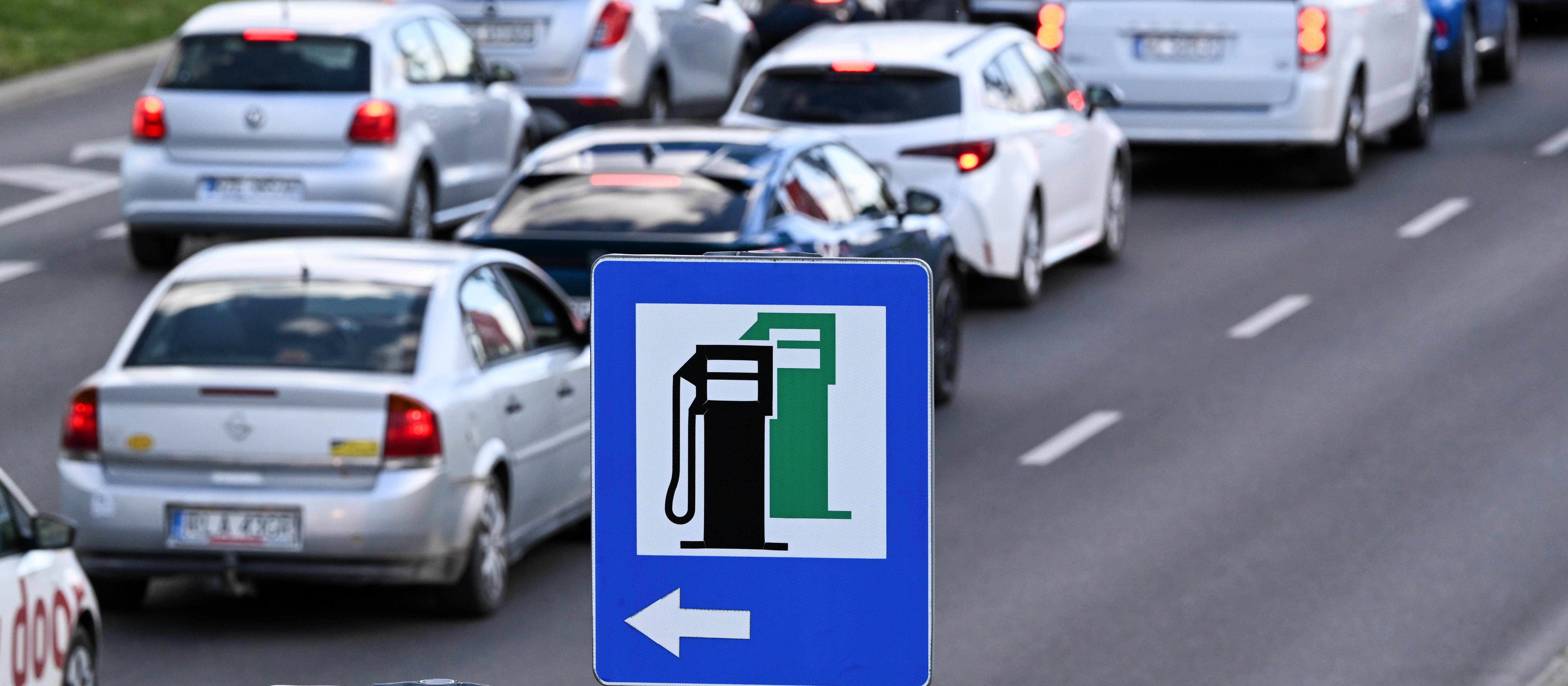 Piątek przyniesie niższe ceny na stacjach. Benzyna i diesel wyraźnie w dół