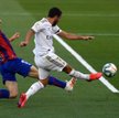 Real ściga Barcelonę. Piękny gol Kroosa