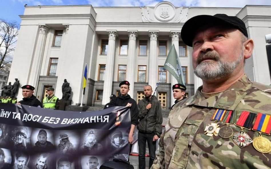 Protest weteranów batalionów ochotniczych w Kijowie. Domagają się uznania za "uczestników wojny'