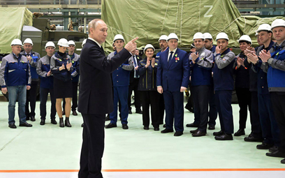 Pracownicy zakładów metalurgicznych w Obuchowie na spotkaniu z Putinem
