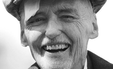 Dennis Hopper w marcu bieżącego roku, gdy otrzymywał własną gwiazdę w hollywoodzkiej Alei Sławy