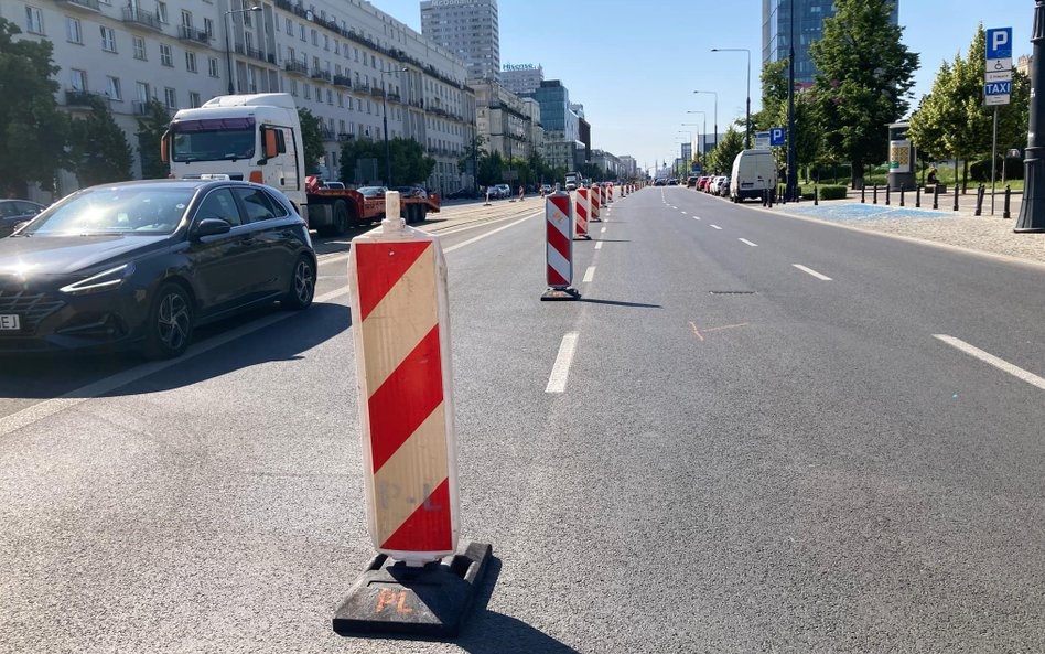 Zmniejszona liczba pasów ruchu dla kierowców na Marszałkowskiej