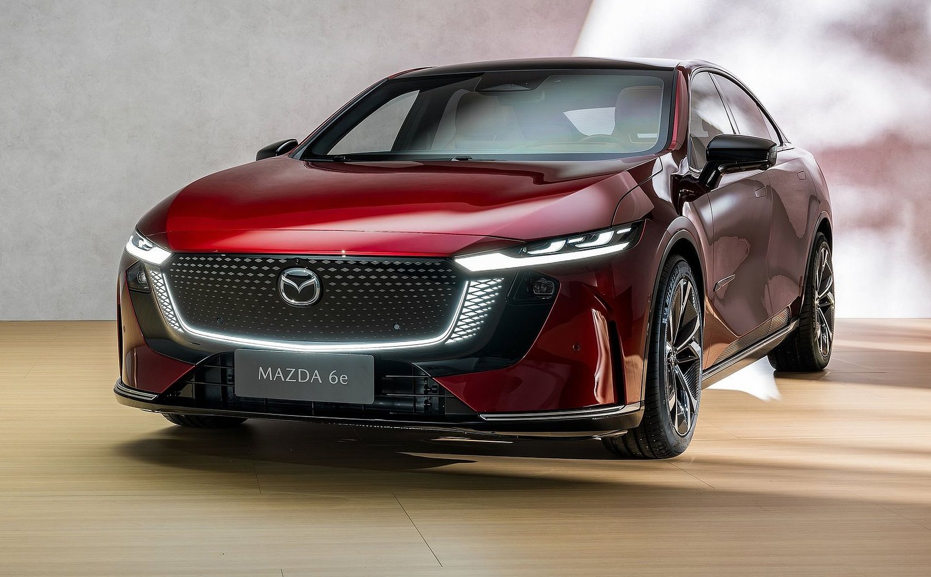 Mazda wypełni lukę po Tesli. Nowy model z Japonii ma szanse na sukces