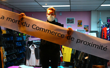 Francja: Koronawirus, więc w sklepie nie można kupować ubrań
