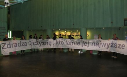 Premier gotów do ustępstw w sprawie sądów