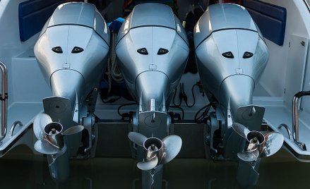 Czy właściciel pensjonatu odliczy VAT od silnika do motorówki?