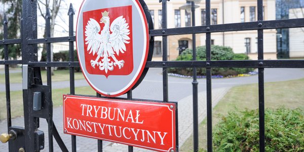 Kazimierz M. Ujazdowski: Suwerenny Trybunał Konstytucyjny bez pomocy TSUE