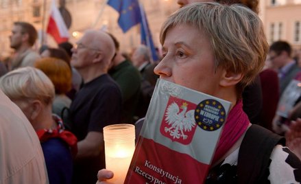 "The Economist": Polska stała się bólem głowy dla UE