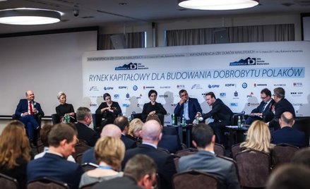 Piątkowy panel dyskusyjny otwierający konferencję, z udziałem m.in. prezes KDPW Iwony Sroki, prezes 