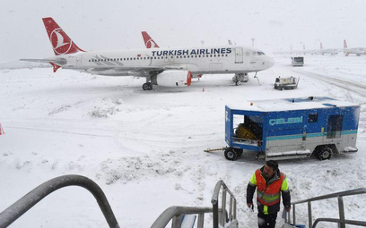 W Stambule trwa śnieżny paraliż