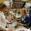 Jak wypłacić pieniądze, gdy nie ma bankomatu
