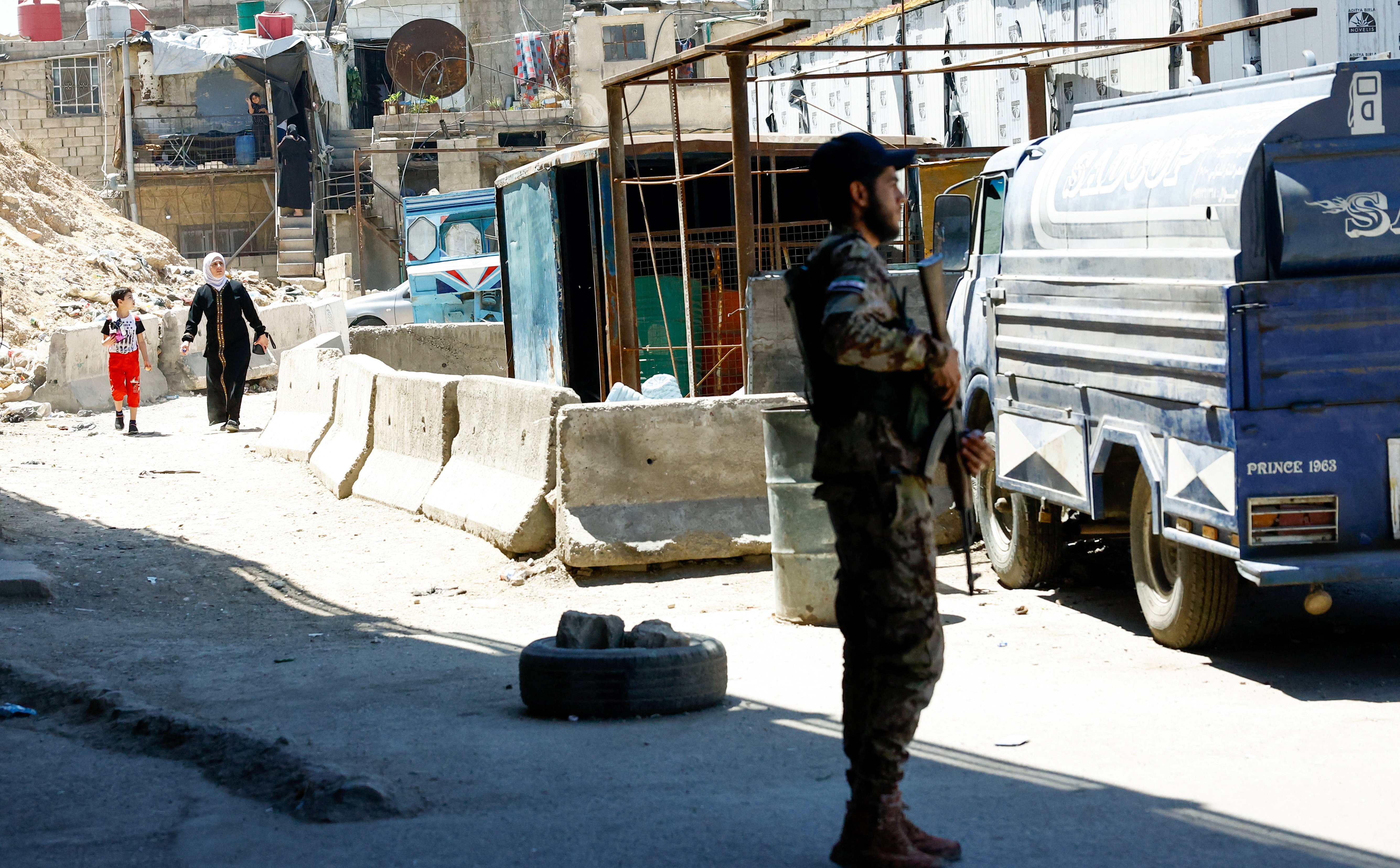 Syria: Dziesiątki tysięcy ludzi w obozach. To spadek po tzw. państwie islamskim