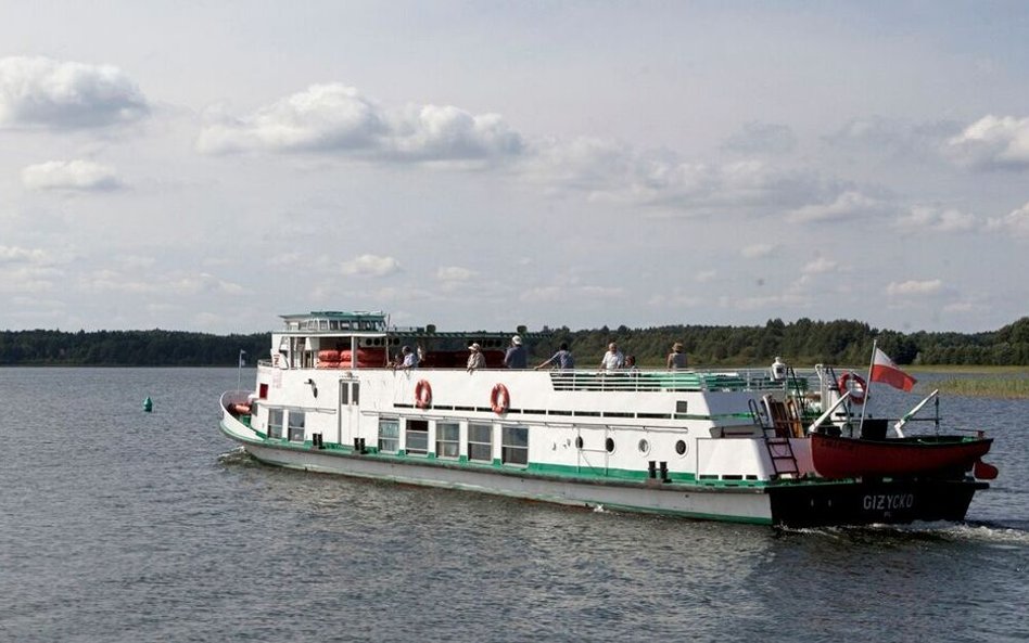 Na Mazurach będą rejsy pasażerskich katamaranów