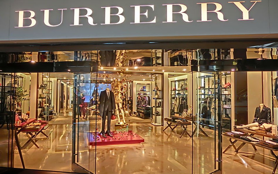 Burberry coraz bardziej ekskluzywny