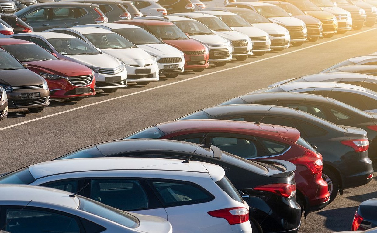 Jaka stawka VAT za wynajem miejsca parkingowego dla samochodu osobowego