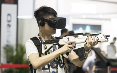 Gra z wykorzystaniem technologii wirtualnej rzeczywistości, CES Asia 2018 w Szanghaju.