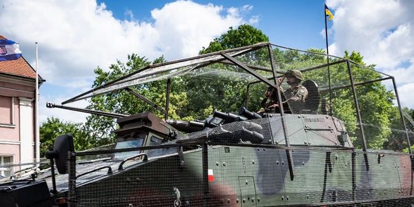 Polish army tests cage armour on Rosomak APC to shield against FPV drone attacks