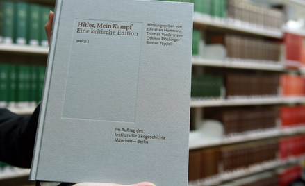 Nowe wydanie „Mein Kampf” można nabyć za 59 euro