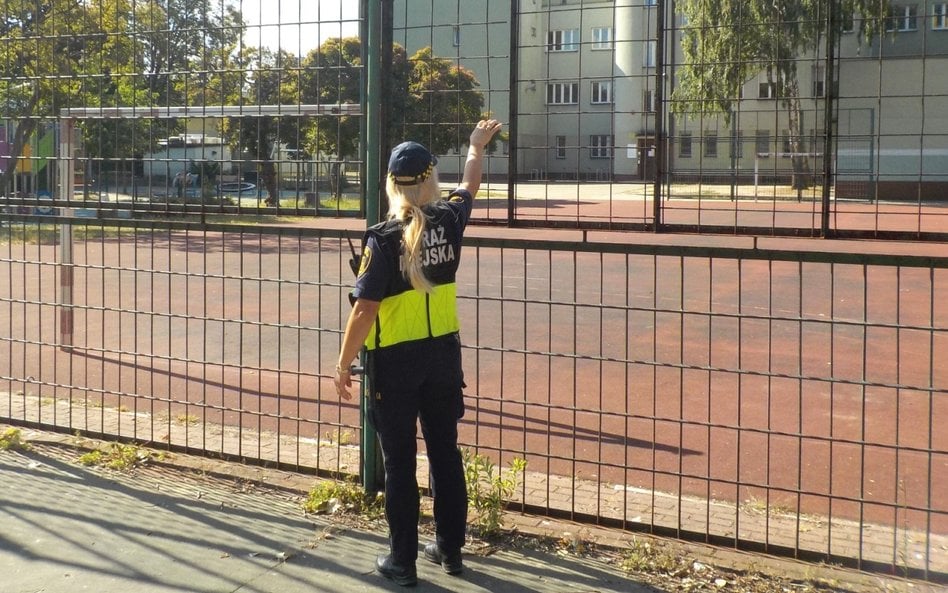 W trakcie kontroli strażnicy miejscy zwracają uwagę na wszystkie czynniki mogące wpływać na bezpiecz