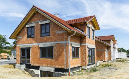 Prawo budowlane: jeszcze przez rok pozwolenie na budowę na starych zasadach