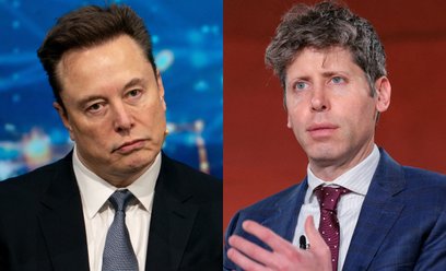 Elon Musk (z lewej) chce przeprowadzić gigantyczną ofertę akcji spółki kosmicznej SpaceX. Jego rywal