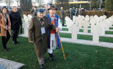 Holendrzy z wielką atencją traktują naszych weteranów. Na zdjęciu podporucznik Józef Kwidziński, jed
