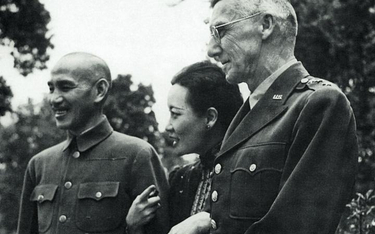 Czang Kaj-szek, jego żona i gen. Joseph Stilwell, amerykański doradca przy rządzie Chin, fotografia 