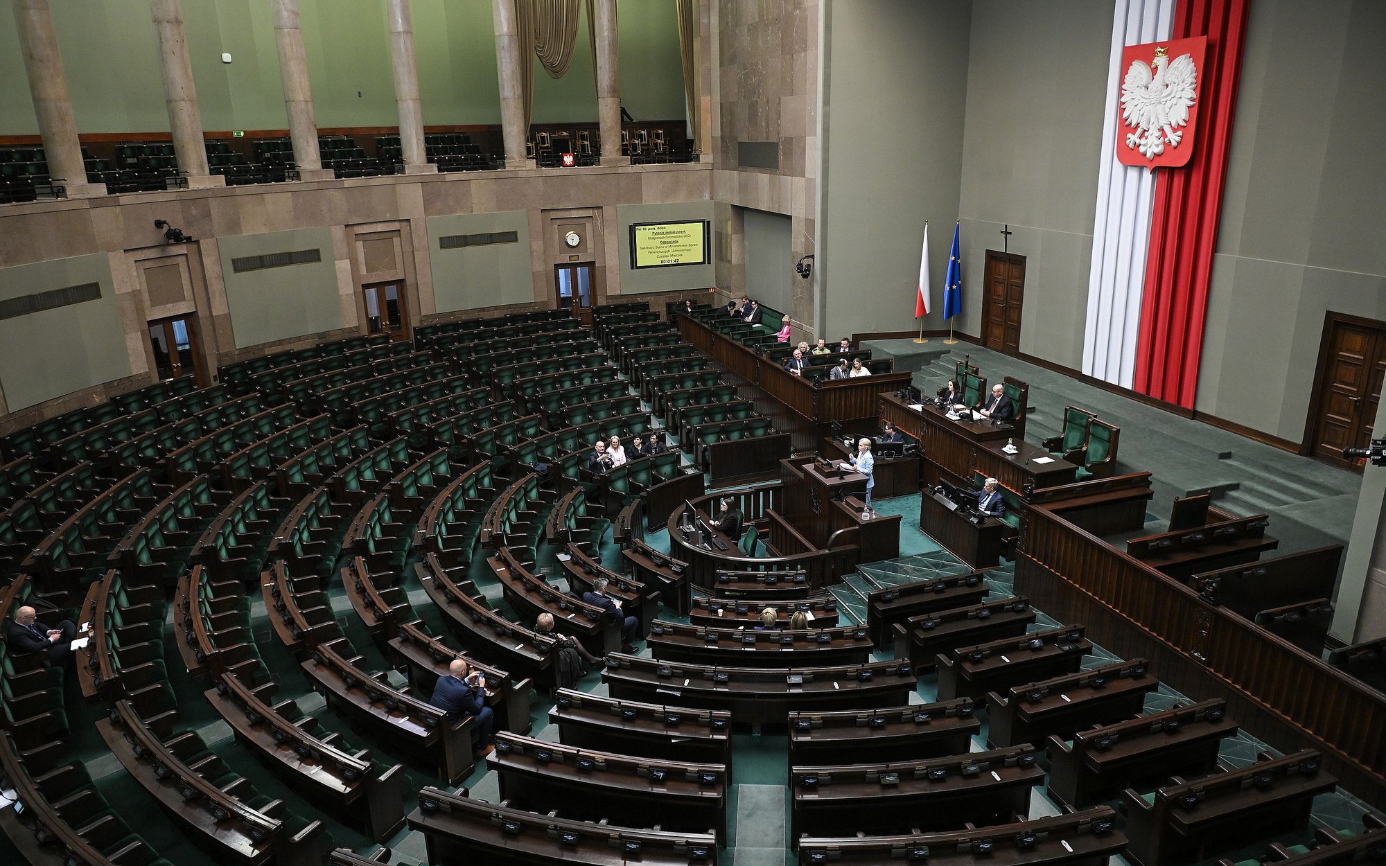 Vládní deregulace v SEJM. Rychlé tempo práce a opoziční kritiky