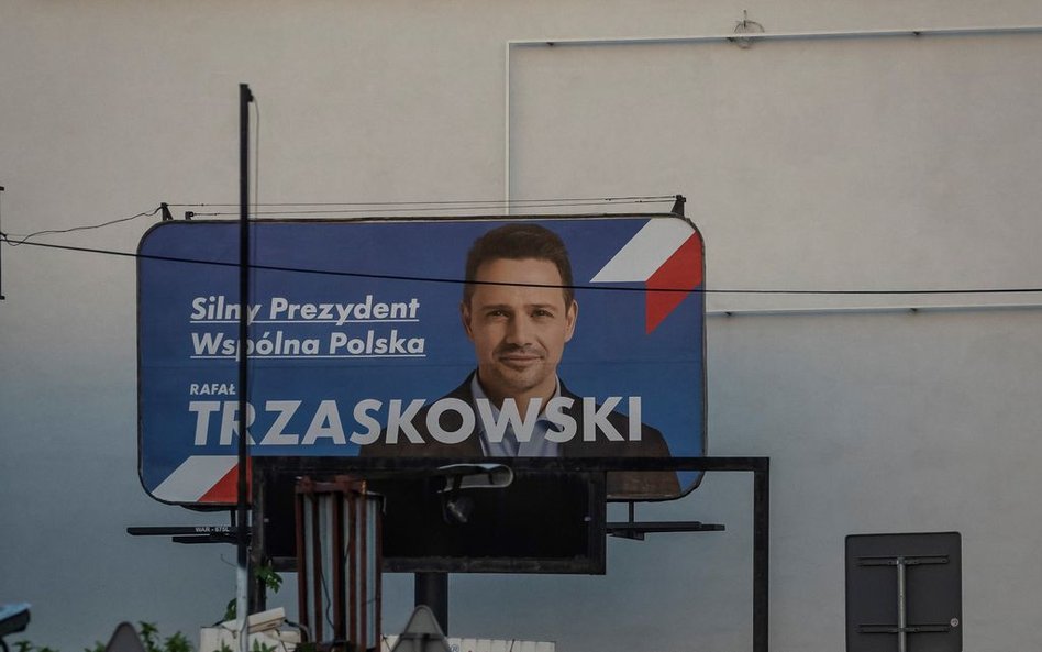 Groził spaleniem domu za plakat z Trzaskowskim