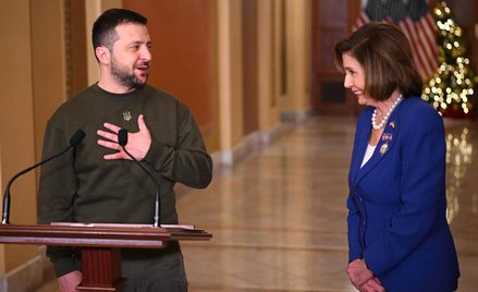 Perfekcyjnie wyluzowany Wołodymyr Zełenski i nieco onieśmielona Nancy Pelosi, spikerka Izby Reprezen