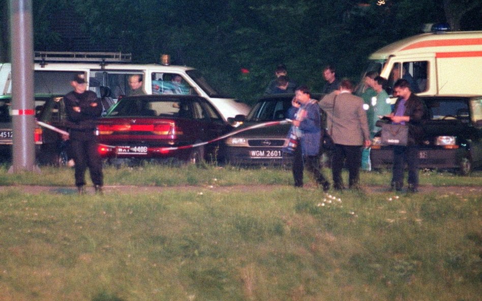 Marek Papała zginął w czerwcu 1998 r. od strzału w głowę na parkingu przed domem.