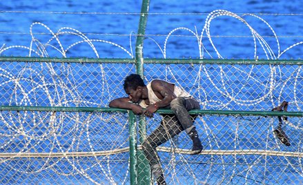 Ponad 150 migrantów wtargnęło na teren hiszpańskiej enklawy