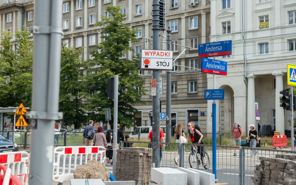 Trwa przebudowa sygnalizacji w ramach budowy drogi dla rowerów