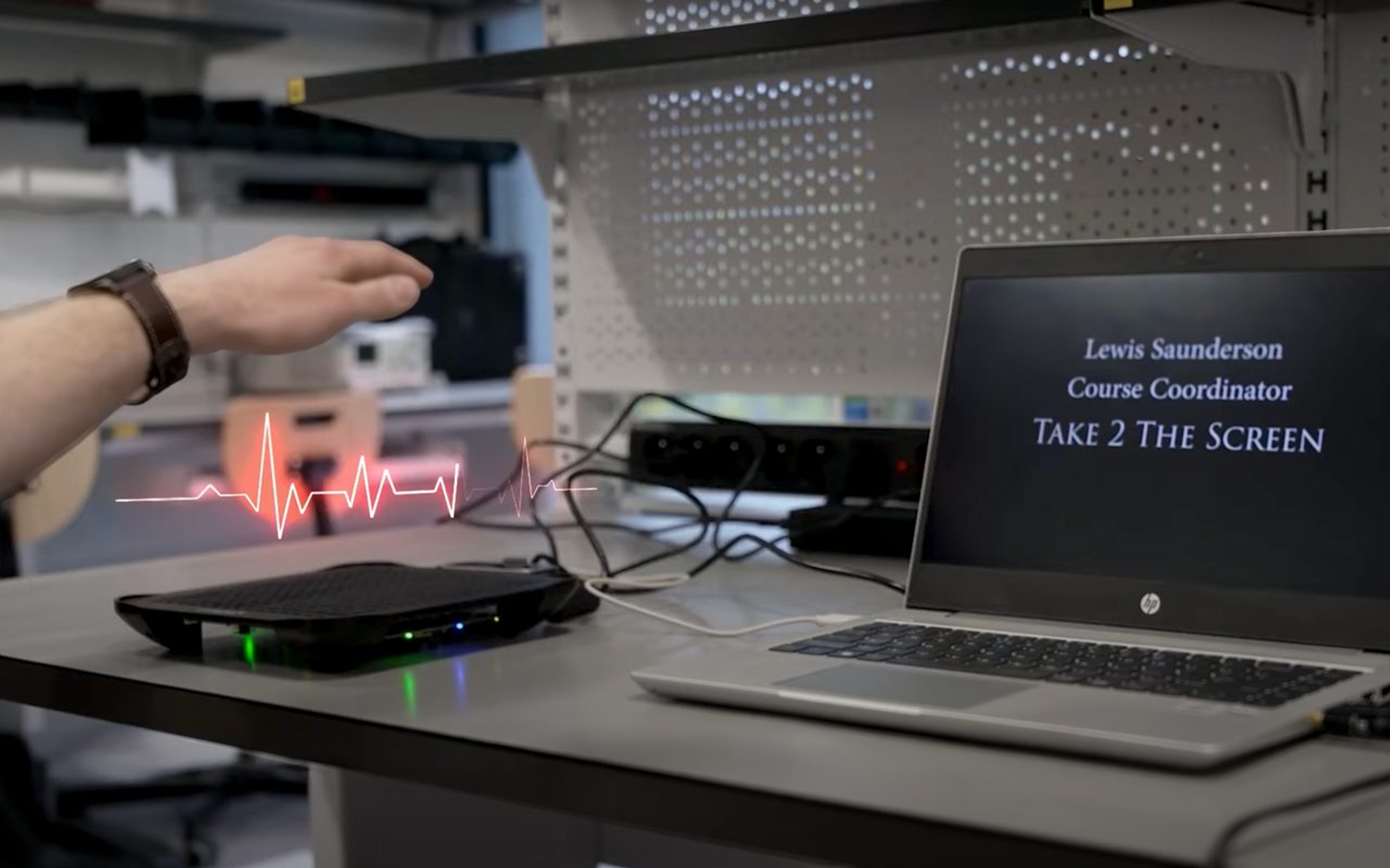 Dotyk przez internet? Tak, to już możliwe, smerfy zbliżą wioski
