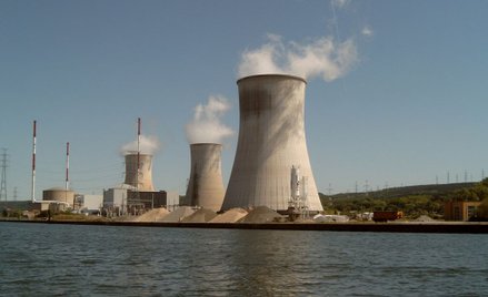 Belgia: Elektrownia atomowa uruchomiona po awarii. Nowe problemy