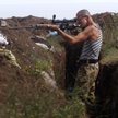 Ukraińskie pozycje pod Szyrokinem – snajper z batalionu „Donbass” przygląda się rosyjskim okopom