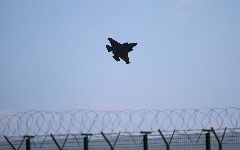 Brytyjski myśliwiec nad bazą na Cyprze