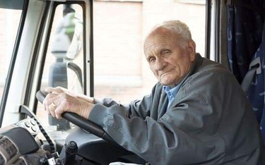 Najstarszy zawodowy kierowca w Anglii. Ma 90 lat i nadal jeździ ciężarówką