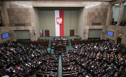 Sala obrad Sejmu w Warszawie. Premier Donald Tusk odpowiada na pytania posłów po expose