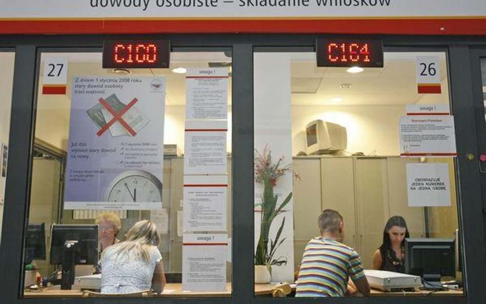 Zmiany w dowodach osobistych, ułatwienia dla banków i dostawców mediów