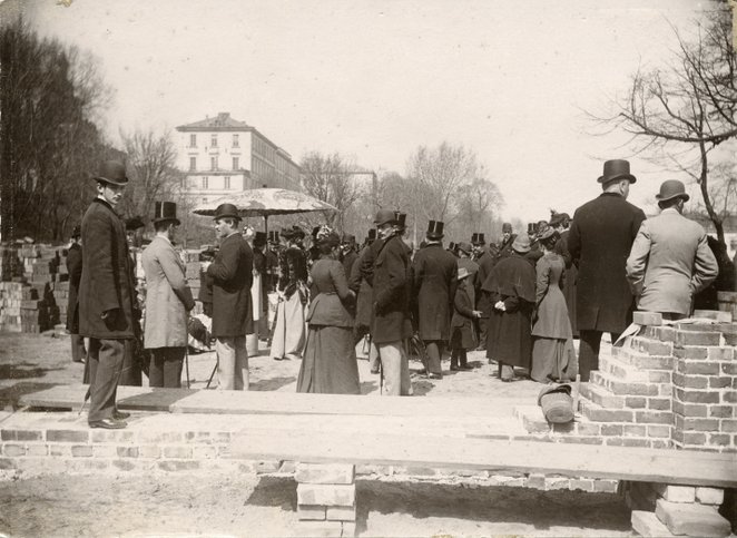 Położenie kamienia węgielnego pod siedzibę Warszawskiego Towarzystwa Cyklistów na Dynasach nastąpiło