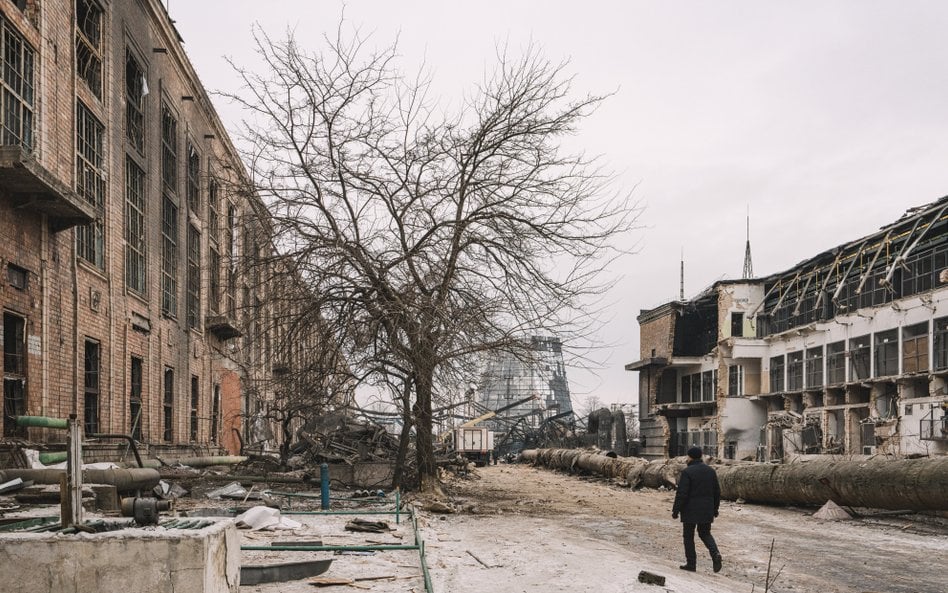 Elektrownia cieplna Darnycia uszkodzona przez rosyjskie naloty w Kijowie