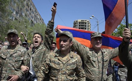 Armenia: Żołnierze dołączyli do protestów
