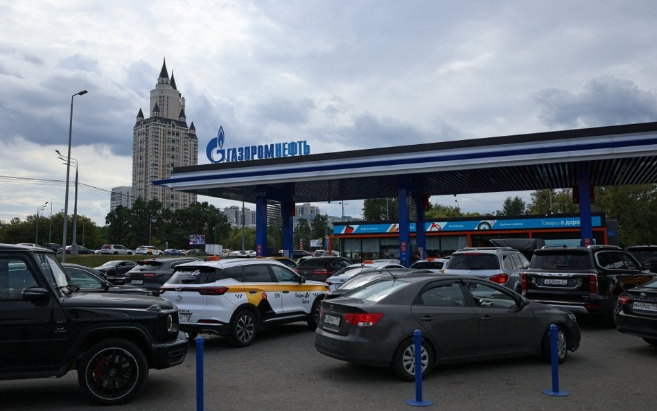 Atak na dwa ważne zakłady w Rosji. Rafineria płonęła, Gazprom też dostał cios
