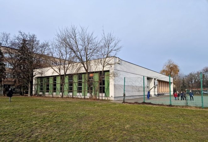 Basen przy ul. gen. Zajączka został wyłączony z użytkowania w 2002 roku