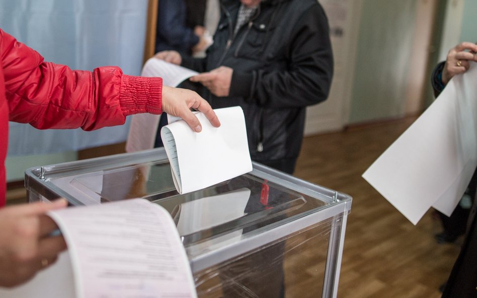 Nie wiadomo, czy wyznaczenie wyborów przez prezydenta na 15 października zadziałałoby na korzyść obe