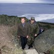 Premier Miedwiediew odwiedza rosyjski oddział karabinów maszynowych na wyspie Iturup