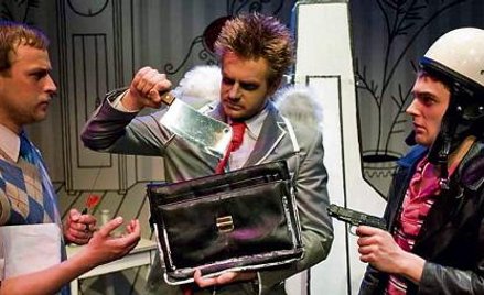 Bohaterowie przygotowują nowy spektakl. Ale to tylko przykrywka...